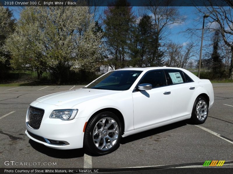 Bright White / Black 2018 Chrysler 300 C