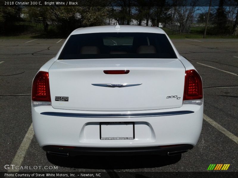 Bright White / Black 2018 Chrysler 300 C