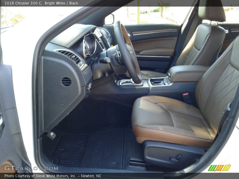 Bright White / Black 2018 Chrysler 300 C