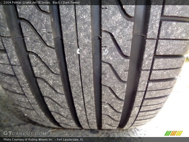Black / Dark Pewter 2004 Pontiac Grand Am SE Sedan