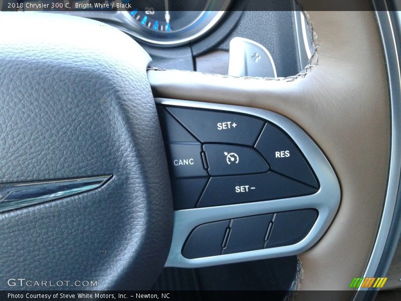 Bright White / Black 2018 Chrysler 300 C