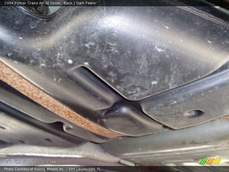 Black / Dark Pewter 2004 Pontiac Grand Am SE Sedan