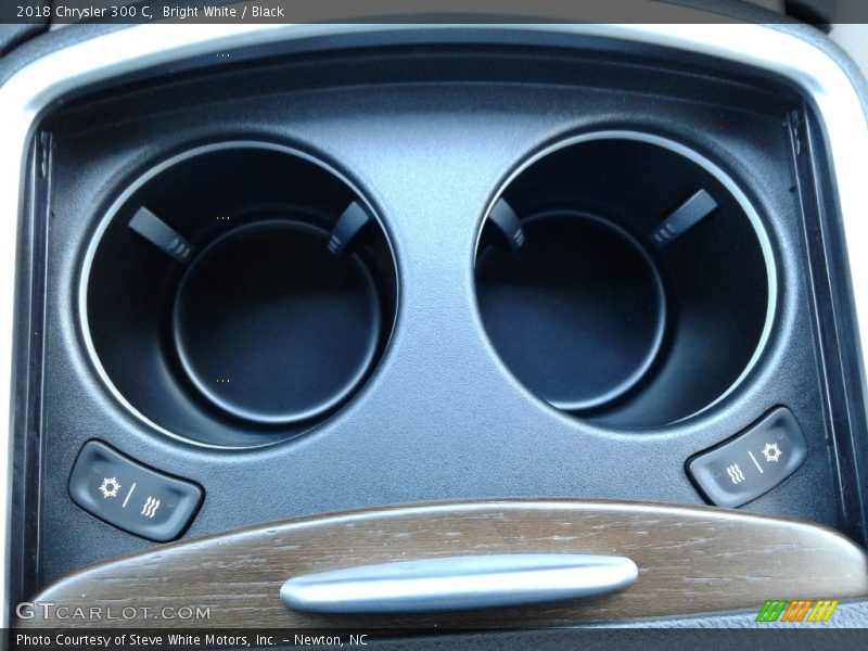 Bright White / Black 2018 Chrysler 300 C