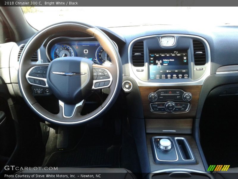 Bright White / Black 2018 Chrysler 300 C