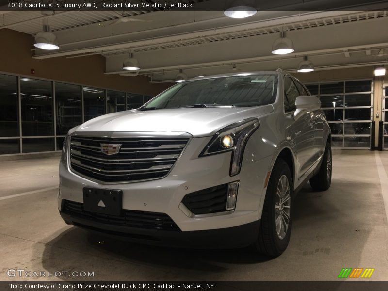 Radiant Silver Metallic / Jet Black 2018 Cadillac XT5 Luxury AWD