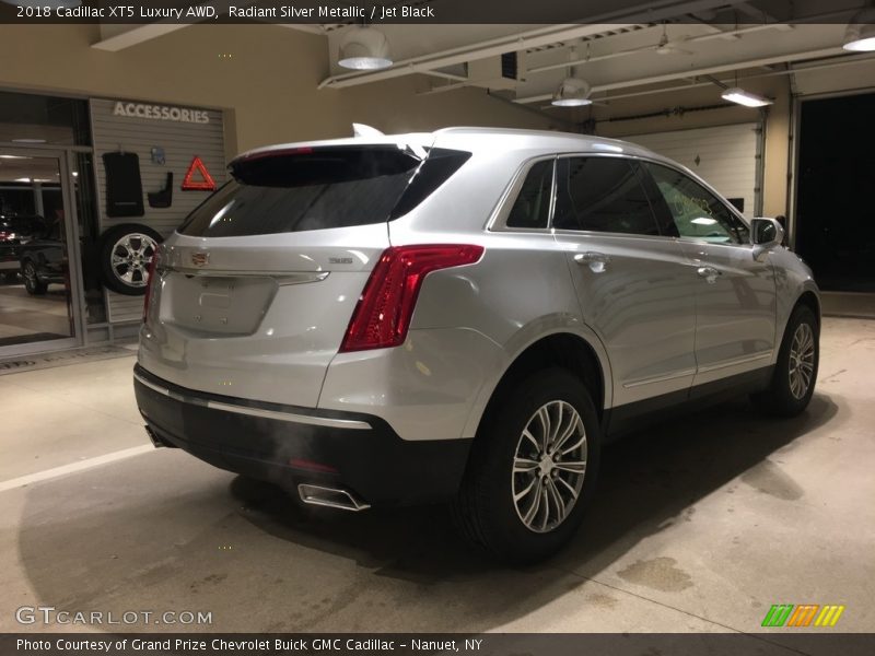 Radiant Silver Metallic / Jet Black 2018 Cadillac XT5 Luxury AWD