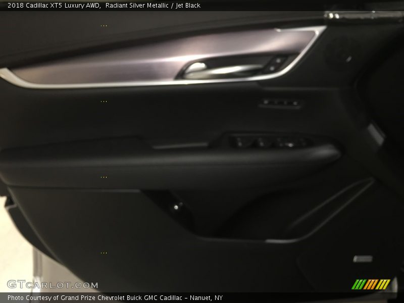 Radiant Silver Metallic / Jet Black 2018 Cadillac XT5 Luxury AWD