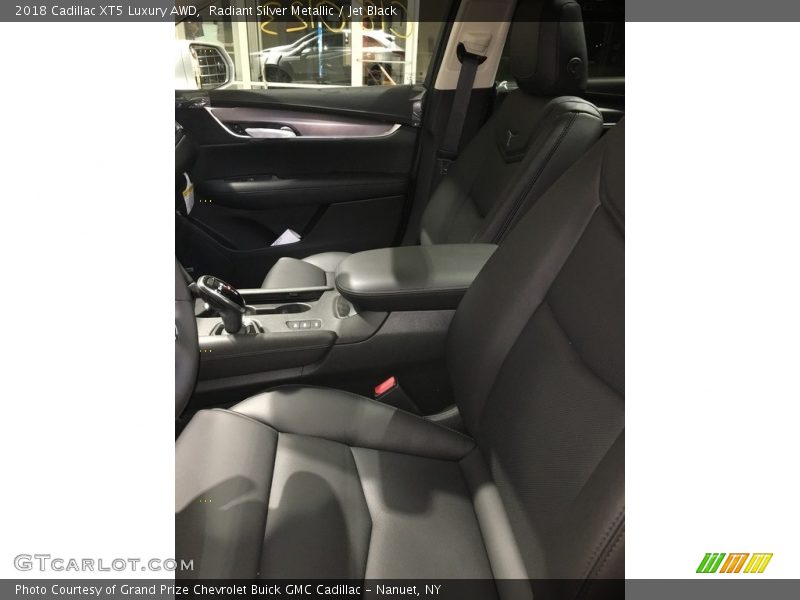 Radiant Silver Metallic / Jet Black 2018 Cadillac XT5 Luxury AWD