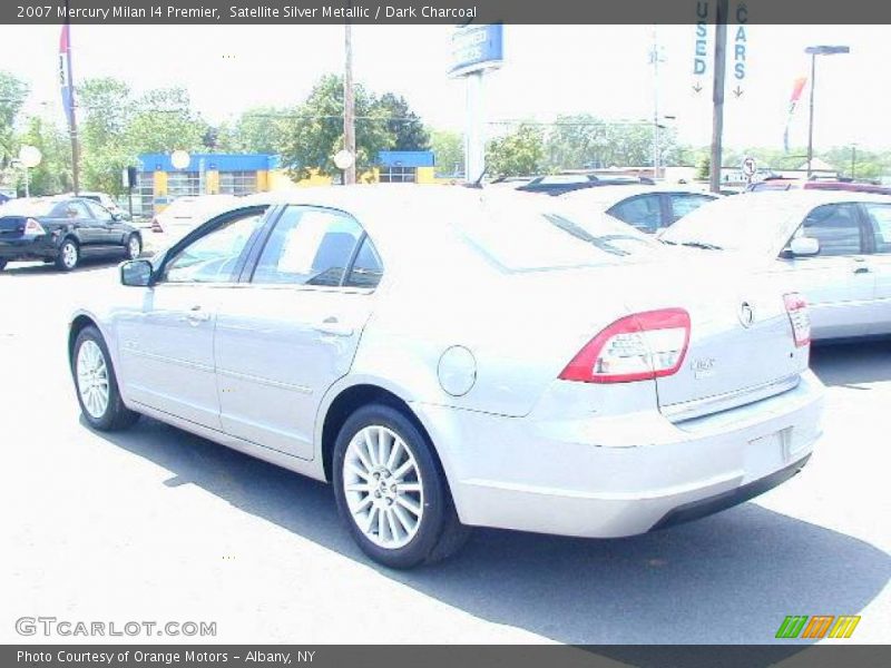 Satellite Silver Metallic / Dark Charcoal 2007 Mercury Milan I4 Premier