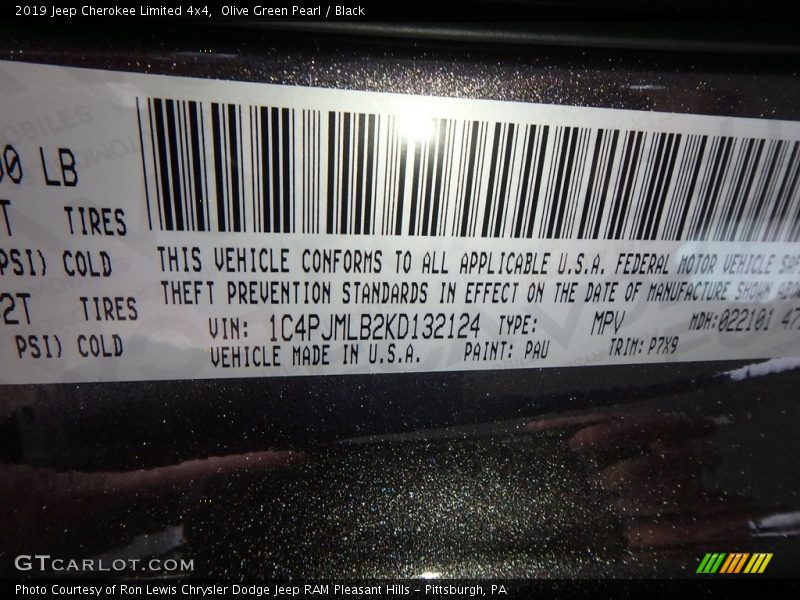 Olive Green Pearl / Black 2019 Jeep Cherokee Limited 4x4