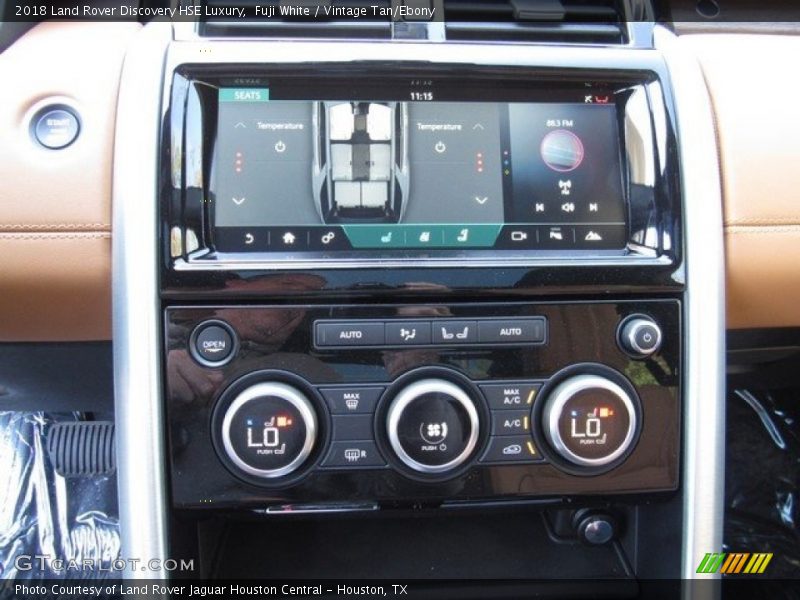 Fuji White / Vintage Tan/Ebony 2018 Land Rover Discovery HSE Luxury