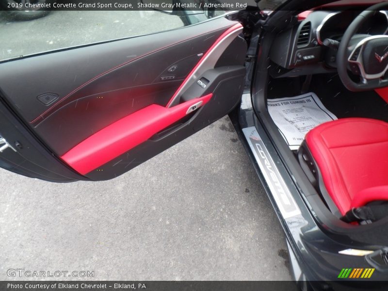 Shadow Gray Metallic / Adrenaline Red 2019 Chevrolet Corvette Grand Sport Coupe