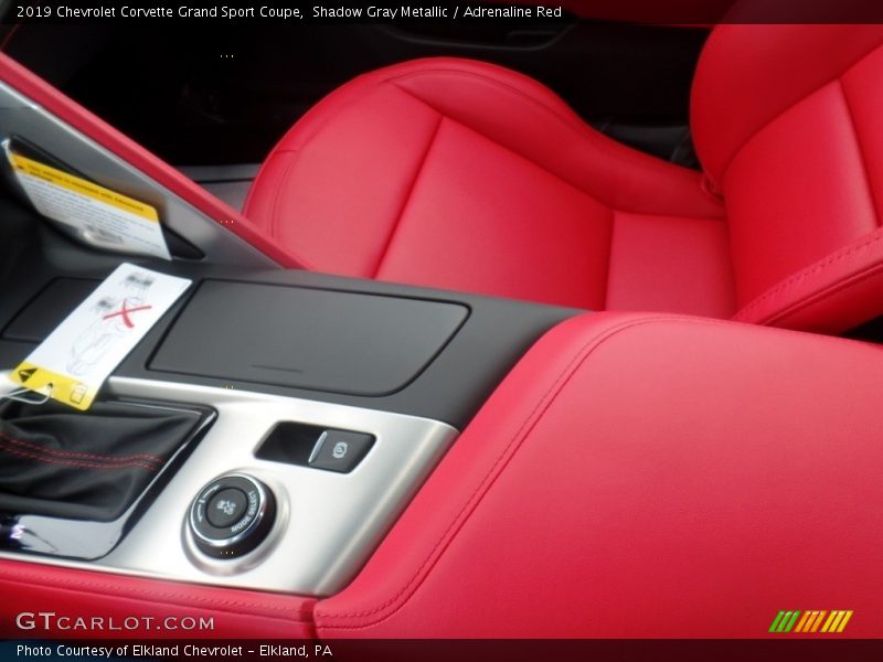 Shadow Gray Metallic / Adrenaline Red 2019 Chevrolet Corvette Grand Sport Coupe
