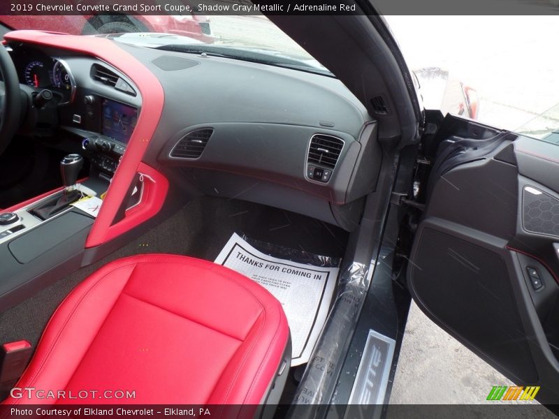 Shadow Gray Metallic / Adrenaline Red 2019 Chevrolet Corvette Grand Sport Coupe