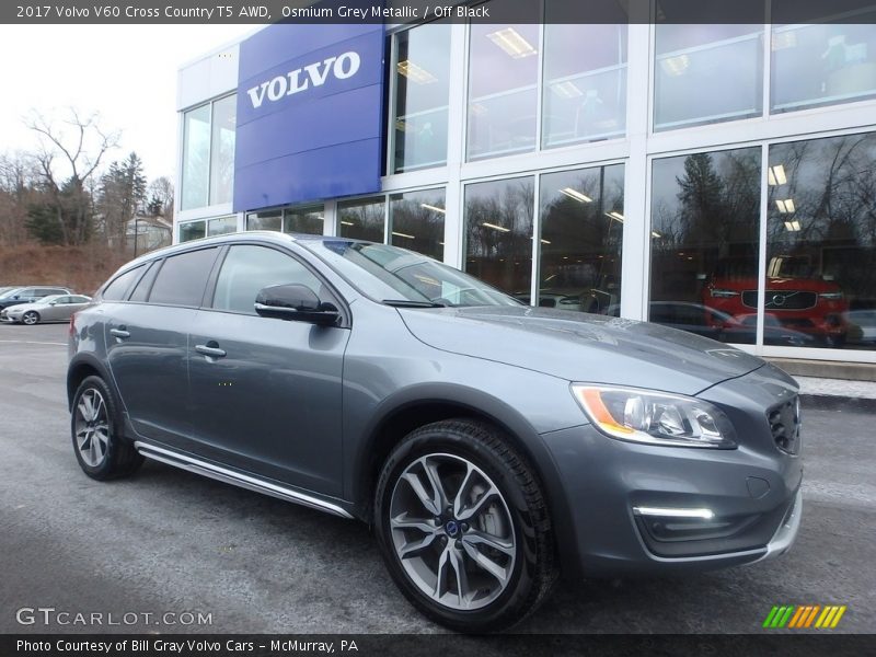 Front 3/4 View of 2017 V60 Cross Country T5 AWD