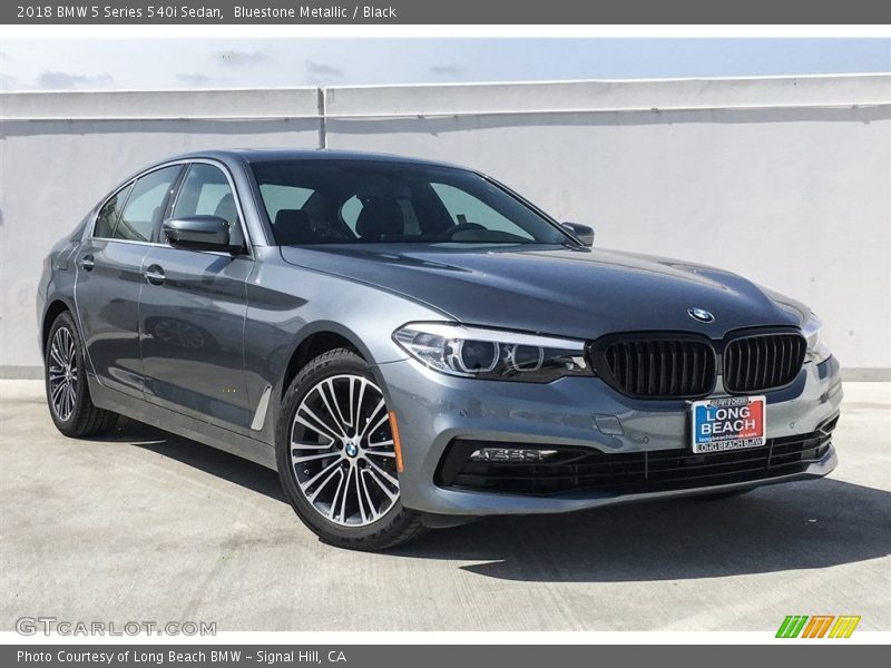 Front 3/4 View of 2018 5 Series 540i Sedan