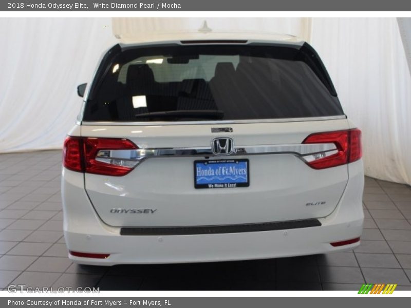 White Diamond Pearl / Mocha 2018 Honda Odyssey Elite