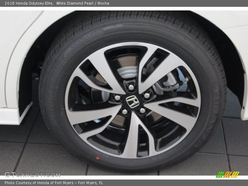 White Diamond Pearl / Mocha 2018 Honda Odyssey Elite
