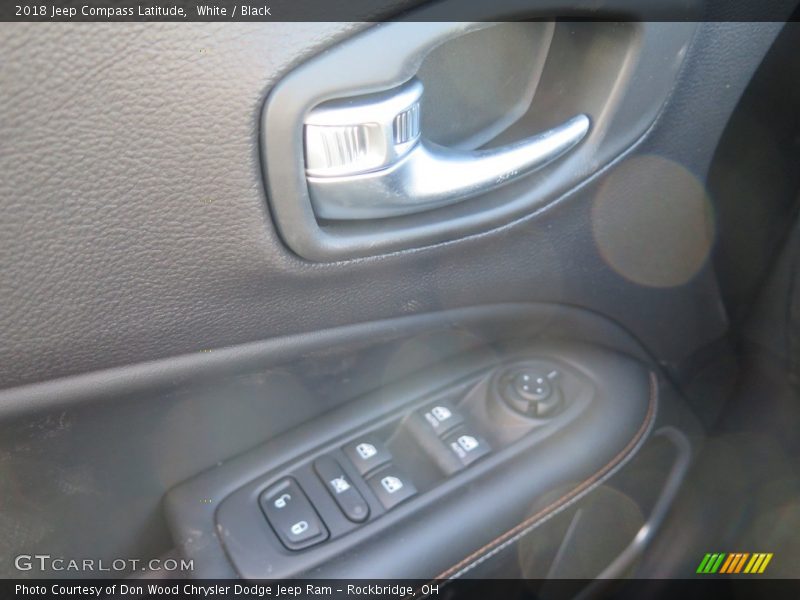 White / Black 2018 Jeep Compass Latitude