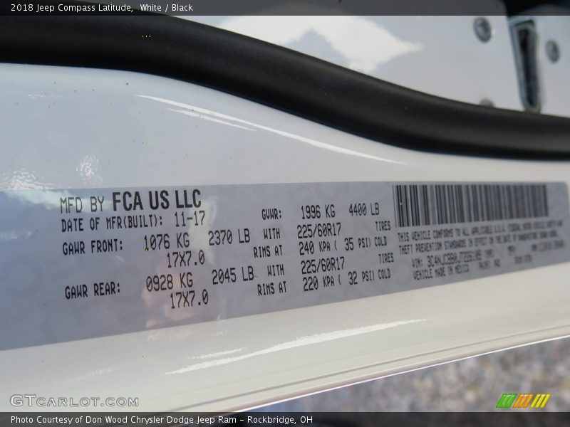 White / Black 2018 Jeep Compass Latitude