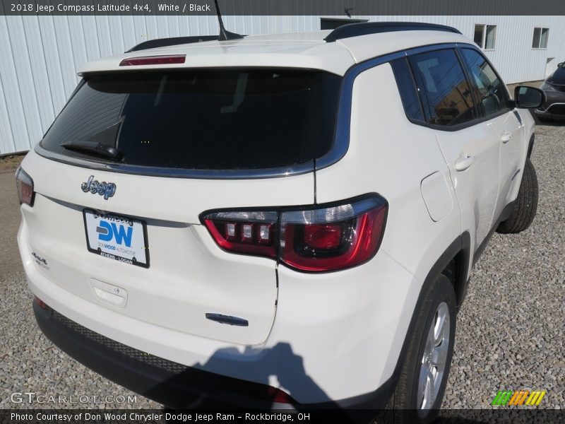 White / Black 2018 Jeep Compass Latitude 4x4