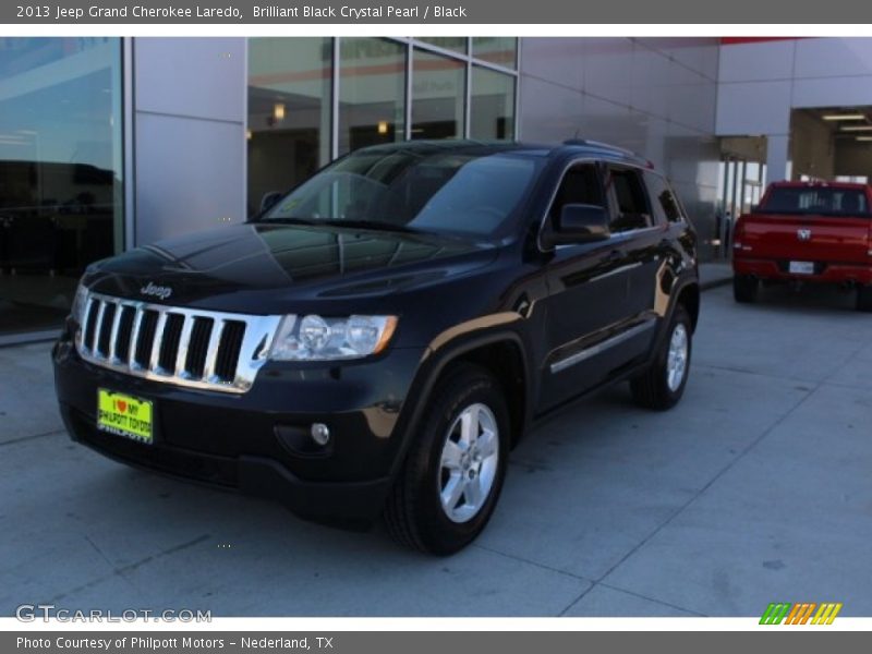 Brilliant Black Crystal Pearl / Black 2013 Jeep Grand Cherokee Laredo