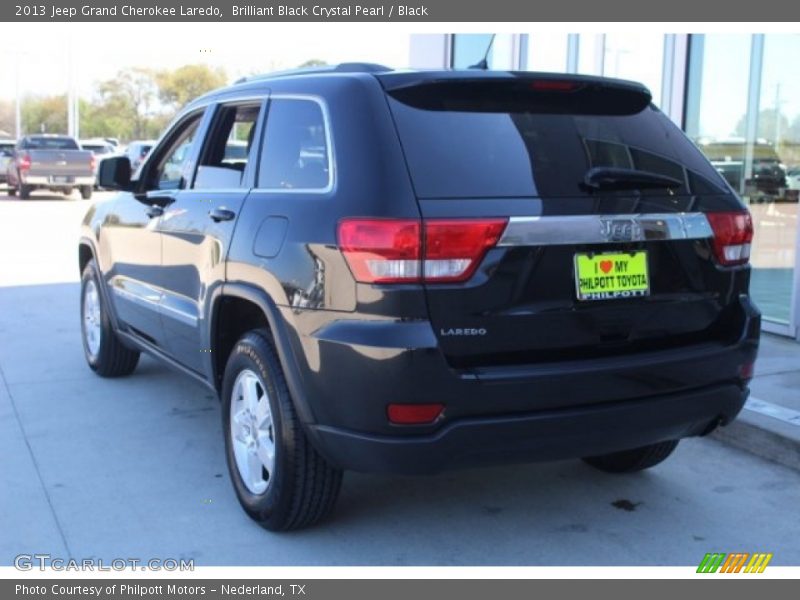 Brilliant Black Crystal Pearl / Black 2013 Jeep Grand Cherokee Laredo
