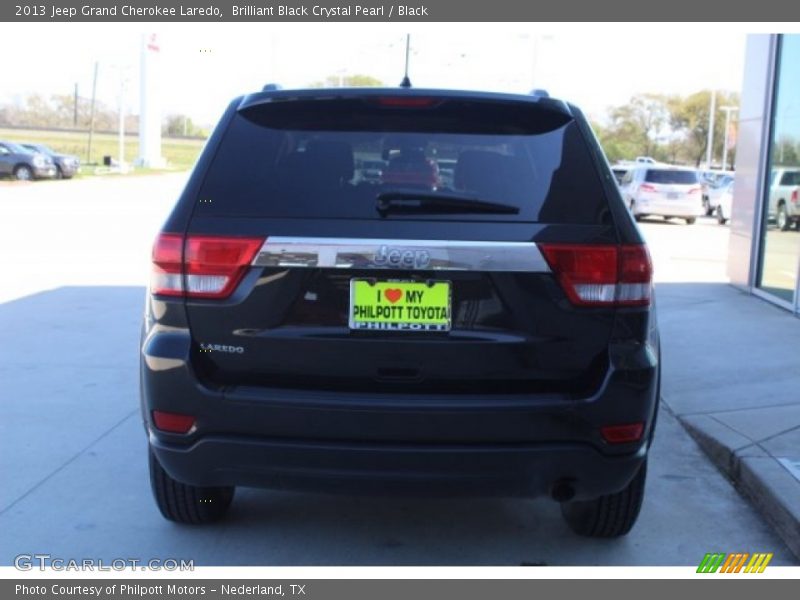 Brilliant Black Crystal Pearl / Black 2013 Jeep Grand Cherokee Laredo