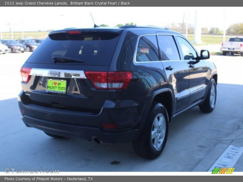 Brilliant Black Crystal Pearl / Black 2013 Jeep Grand Cherokee Laredo