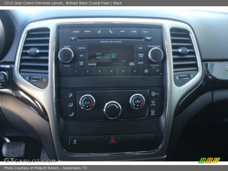 Brilliant Black Crystal Pearl / Black 2013 Jeep Grand Cherokee Laredo