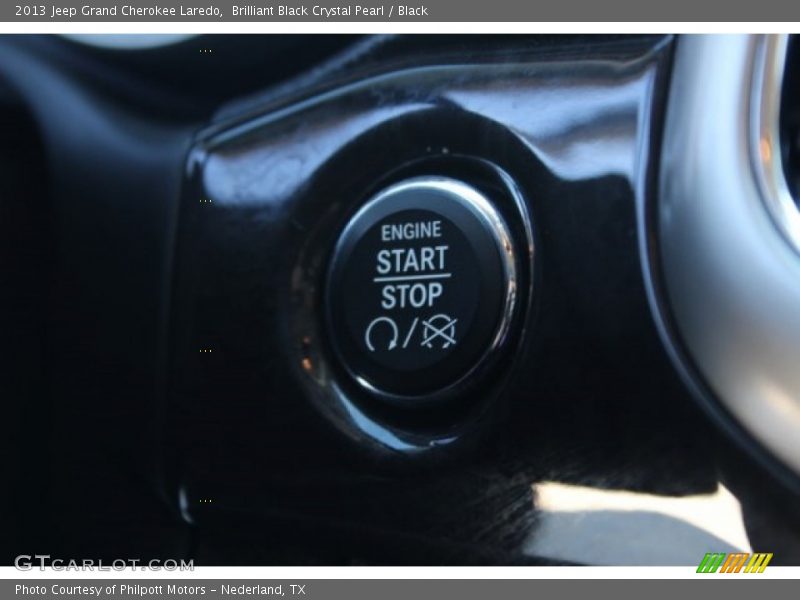 Brilliant Black Crystal Pearl / Black 2013 Jeep Grand Cherokee Laredo
