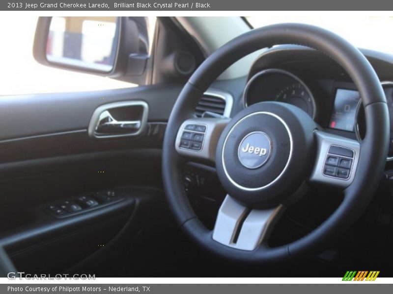 Brilliant Black Crystal Pearl / Black 2013 Jeep Grand Cherokee Laredo
