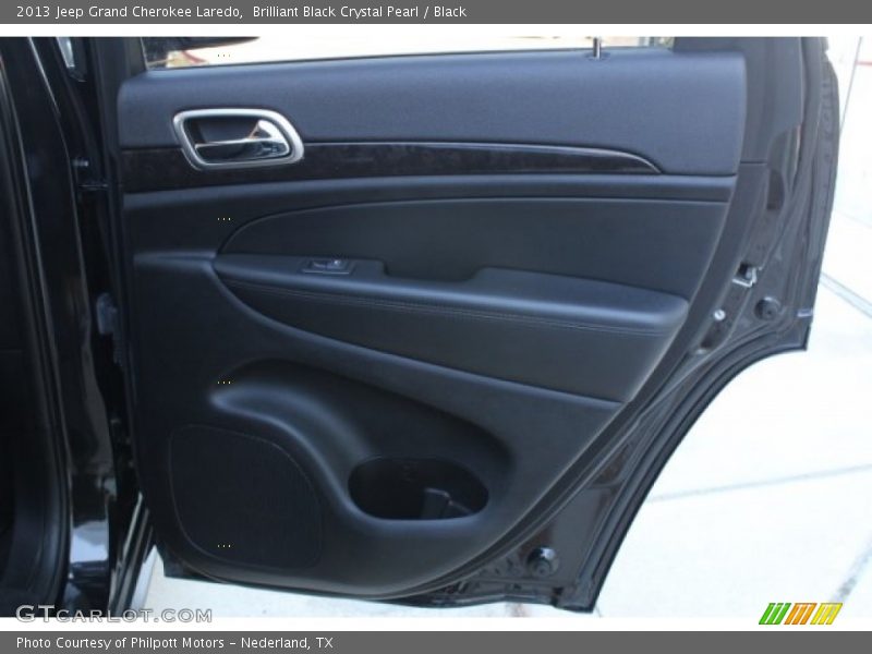 Brilliant Black Crystal Pearl / Black 2013 Jeep Grand Cherokee Laredo