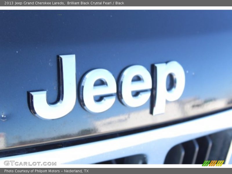 Brilliant Black Crystal Pearl / Black 2013 Jeep Grand Cherokee Laredo