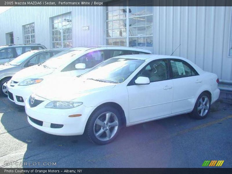 Performance White / Beige 2005 Mazda MAZDA6 i Sedan
