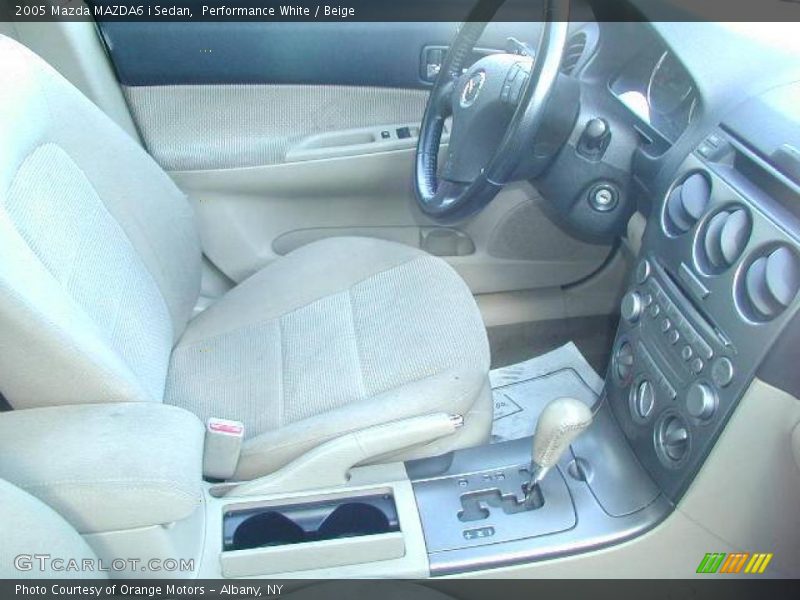 Performance White / Beige 2005 Mazda MAZDA6 i Sedan