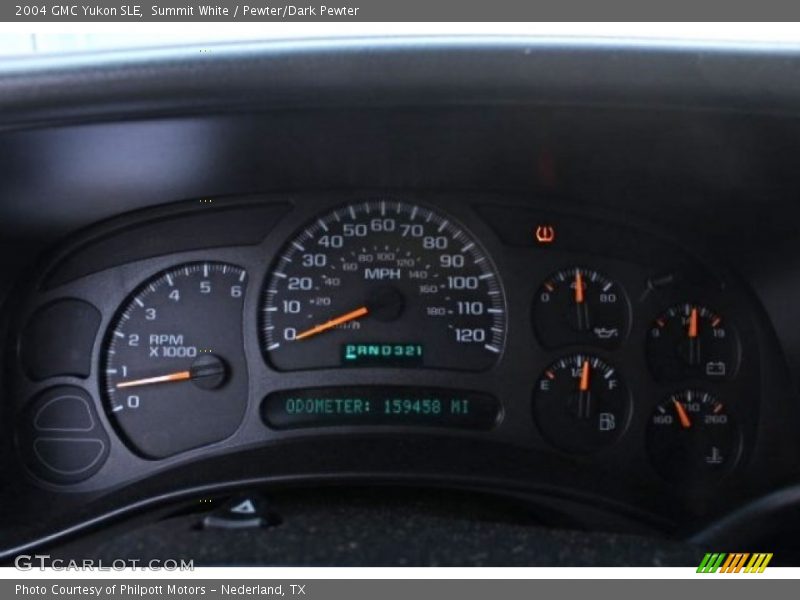 Summit White / Pewter/Dark Pewter 2004 GMC Yukon SLE