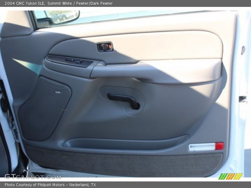 Summit White / Pewter/Dark Pewter 2004 GMC Yukon SLE