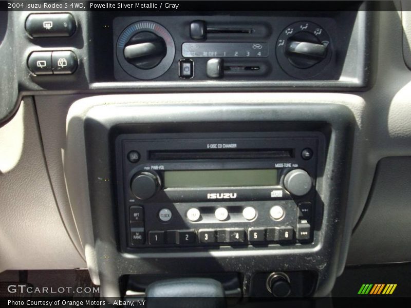 Powellite Silver Metallic / Gray 2004 Isuzu Rodeo S 4WD
