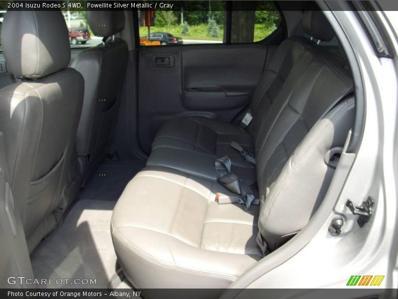 Powellite Silver Metallic / Gray 2004 Isuzu Rodeo S 4WD