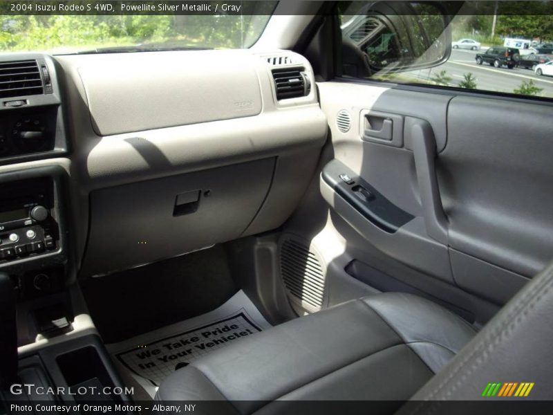 Powellite Silver Metallic / Gray 2004 Isuzu Rodeo S 4WD