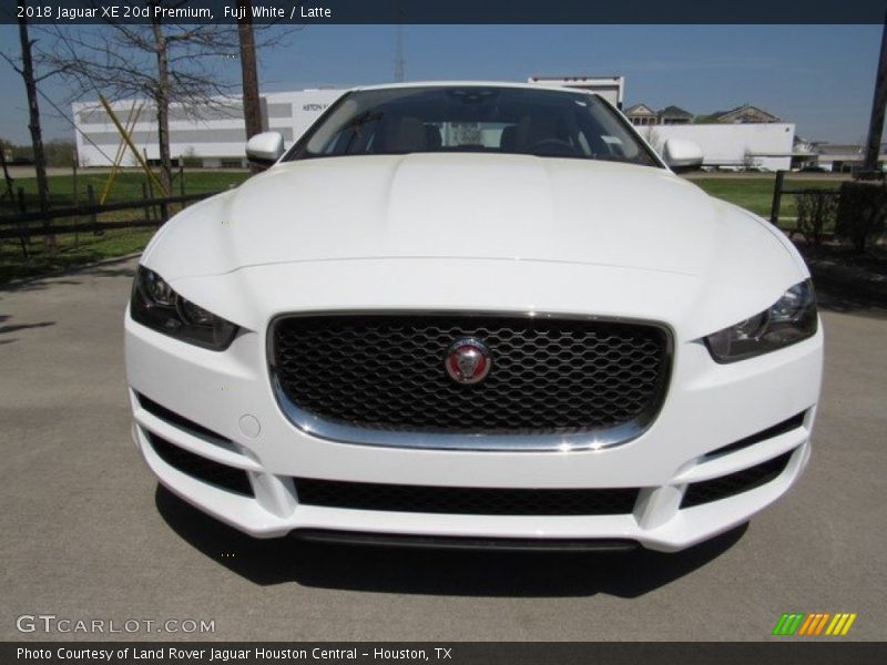 Fuji White / Latte 2018 Jaguar XE 20d Premium