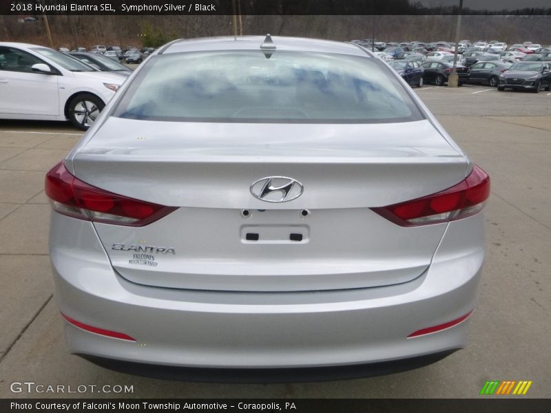 Symphony Silver / Black 2018 Hyundai Elantra SEL