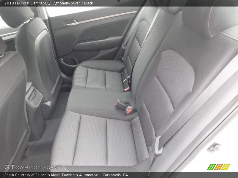 Symphony Silver / Black 2018 Hyundai Elantra SEL