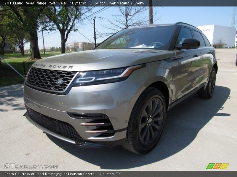 Front 3/4 View of 2018 Range Rover Velar R Dynamic SE