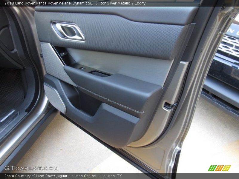 Silicon Silver Metallic / Ebony 2018 Land Rover Range Rover Velar R Dynamic SE
