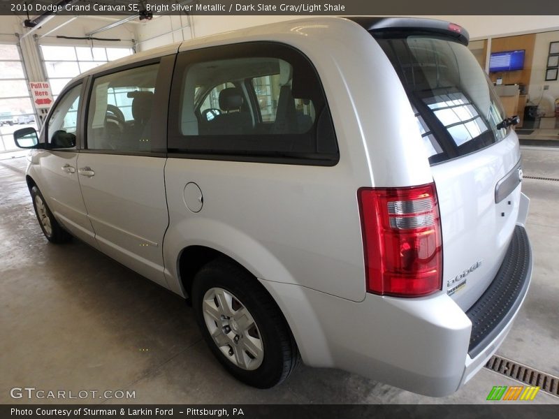 Bright Silver Metallic / Dark Slate Gray/Light Shale 2010 Dodge Grand Caravan SE