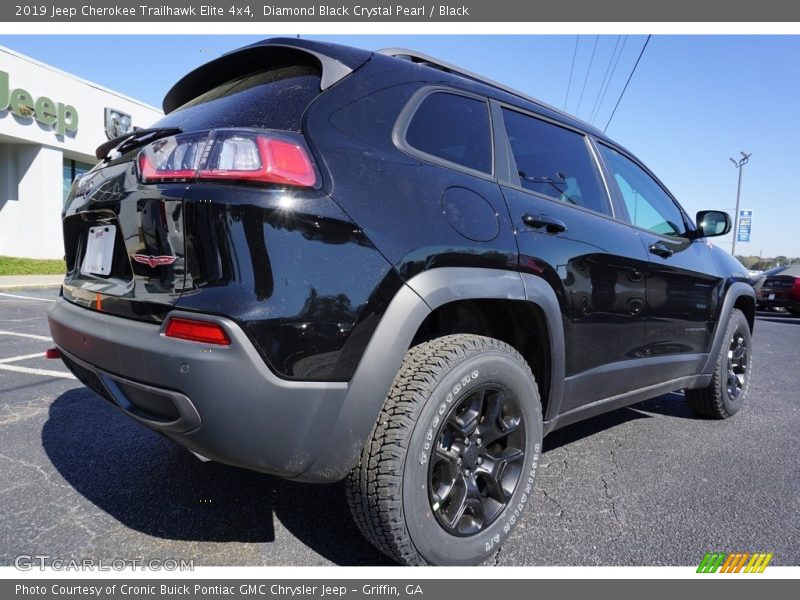 Diamond Black Crystal Pearl / Black 2019 Jeep Cherokee Trailhawk Elite 4x4