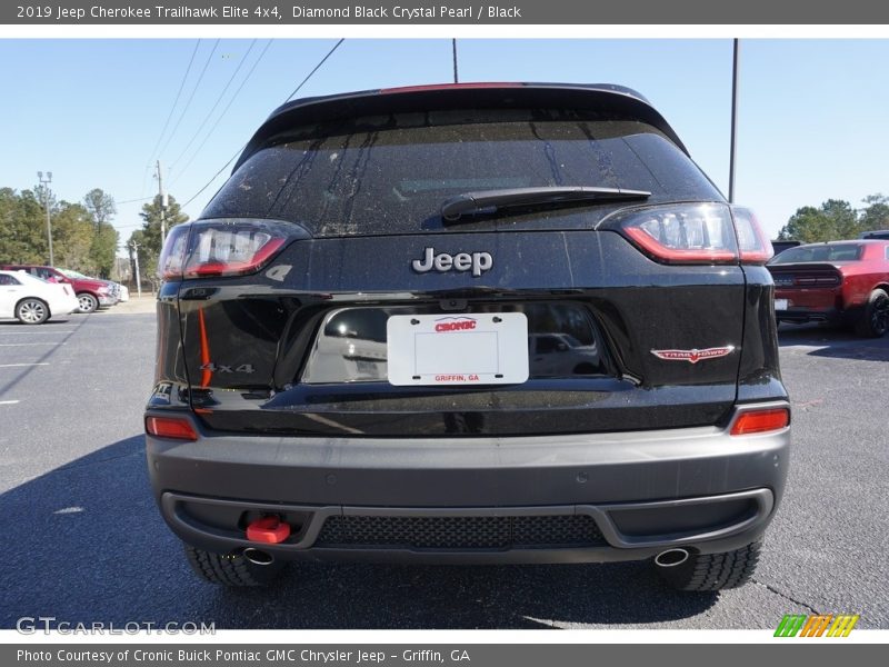Diamond Black Crystal Pearl / Black 2019 Jeep Cherokee Trailhawk Elite 4x4