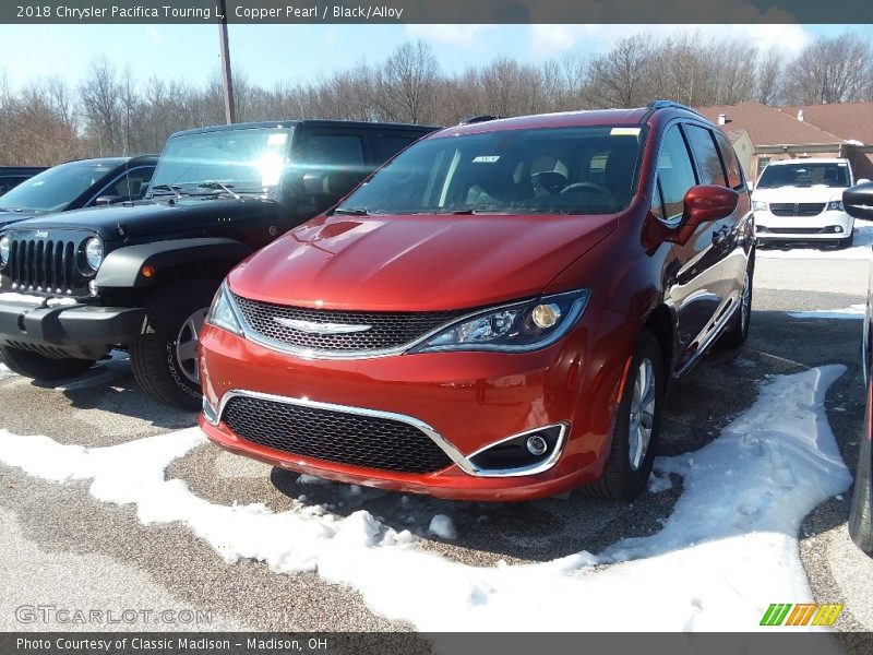 Copper Pearl / Black/Alloy 2018 Chrysler Pacifica Touring L